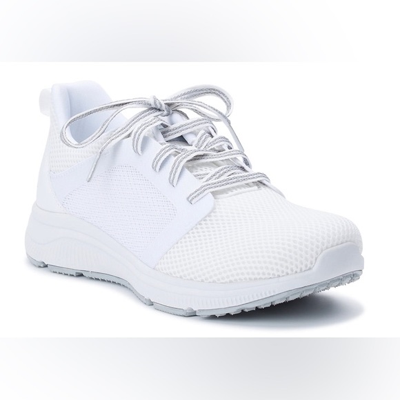 Avia | Shoes | Avia Womens Deluxe Athletic Sneaker | Poshmark